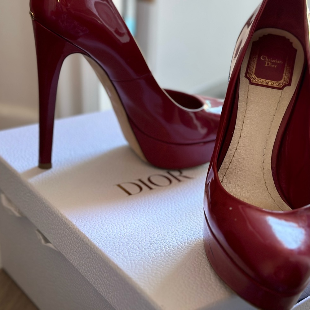 Dior, patent leather heels size 38.5 runs small good for 38 (US8)